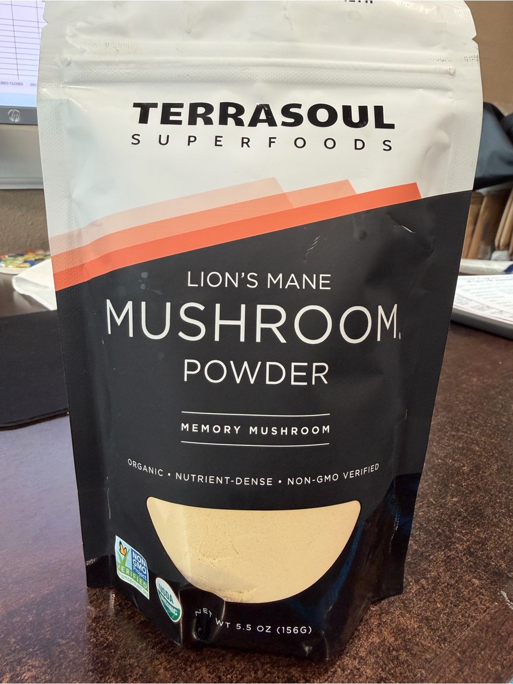 Lion's Mane Mushroom Powder — Black & Cream